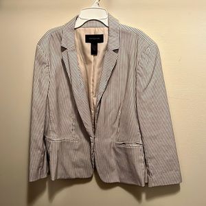 Spring and summer weight striped jacket.